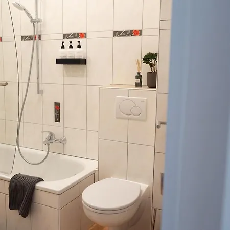 Neu & Gemuetlich - Hej Homes Mit Garage & Balkon * Bad Kissingen
